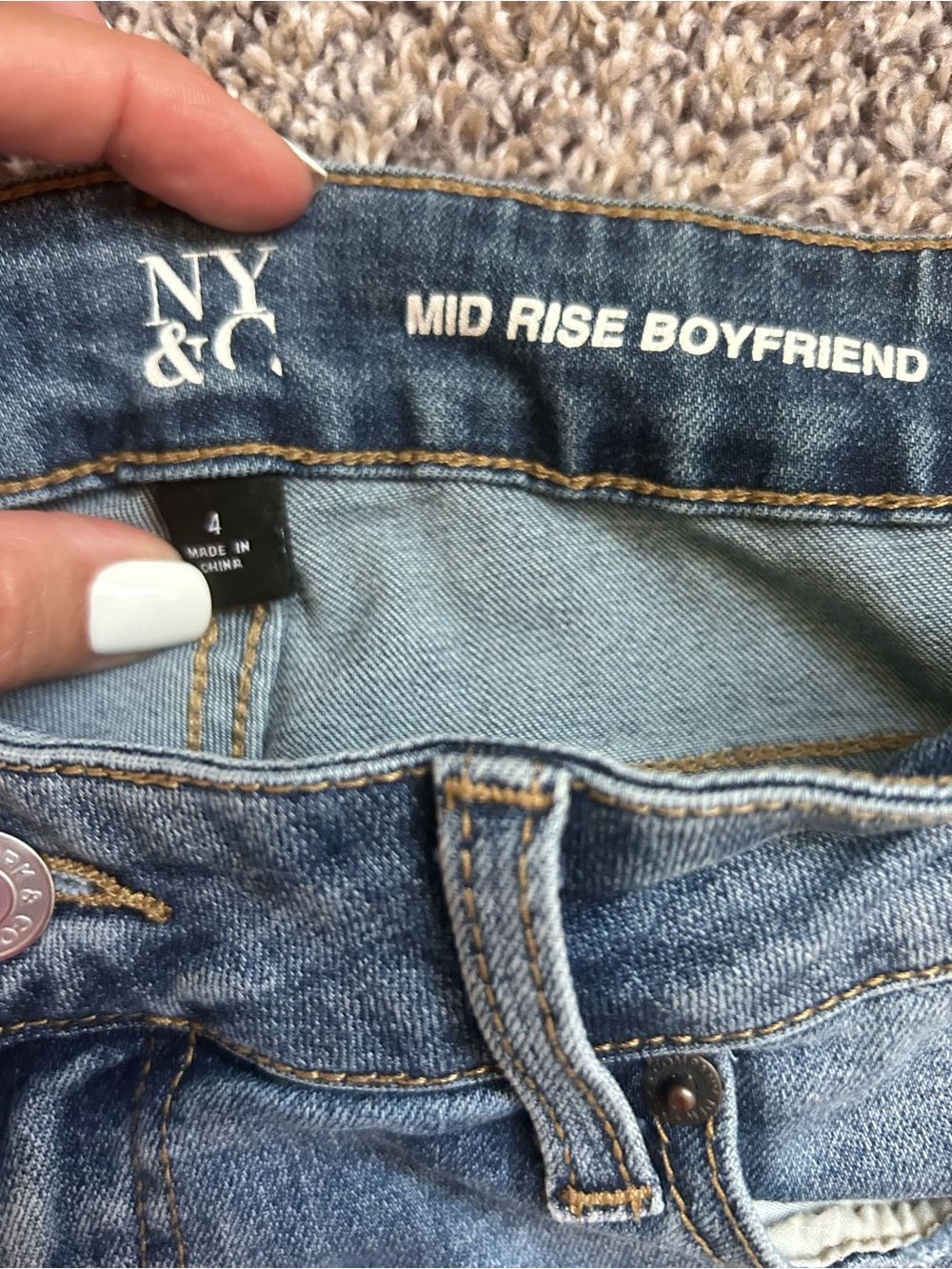 NY & CO Mid-Rise Distressed Boyfriend Cuffed Ankle Jeans size 4 - Picture 3 of 7